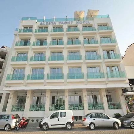 Alesta Yacht Szálloda 4*