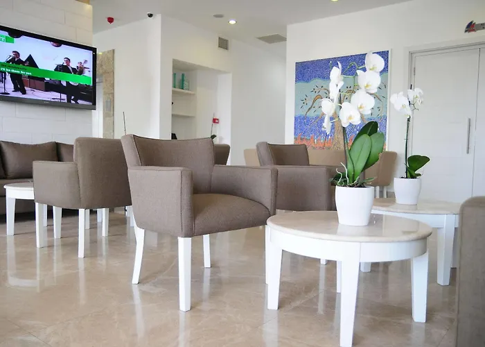 Hotel Alesta Yacht 4*