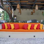 Alesta Yacht Hotel