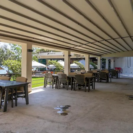 Alesta Yacht מלון 4*