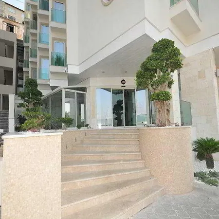 מלון Alesta Yacht 4*