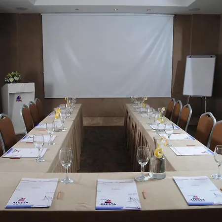 Alesta Yacht 4* פאטהיה