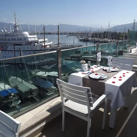 Hotel Alesta Yacht