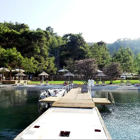 Alesta Yacht Отель 4*