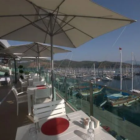 Otel Alesta Yacht 4*