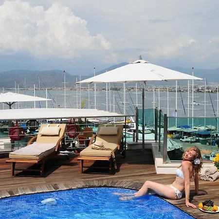 Otel Alesta Yacht 4*