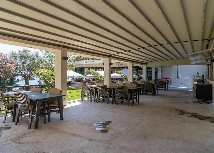 اليستا يخت فندق 4*