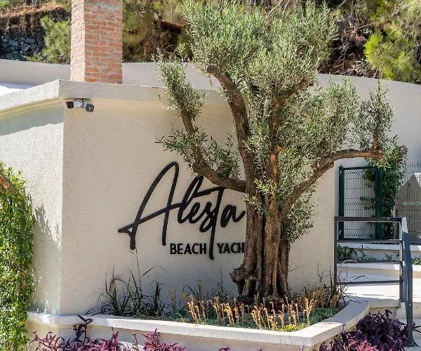 Alesta Yacht Hotel