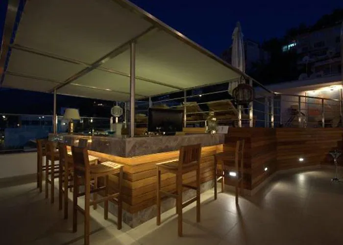 Ξενοδοχείο Alesta Yacht 4*