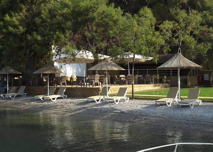 Hotel Alesta Yacht 4*