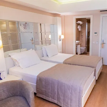 Hotel Alesta Yacht 4*